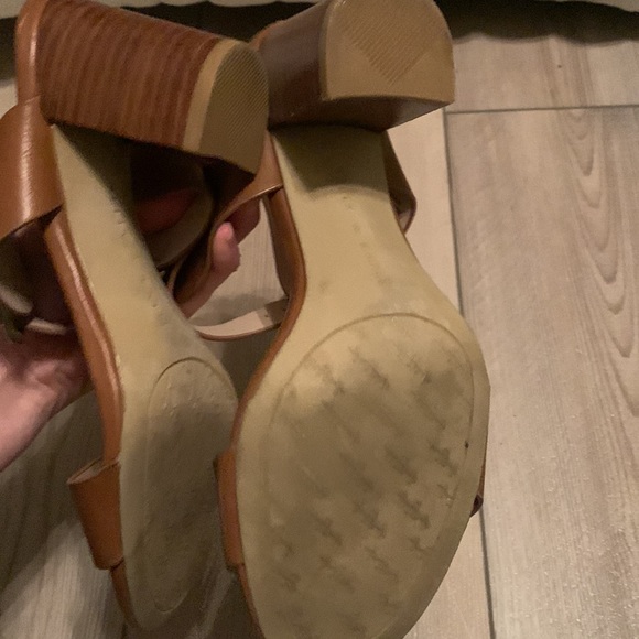 Lightly worn heels - Picture 4 of 4